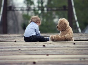 Trauma complejo en la infancia: señales y enfoque terapéutico