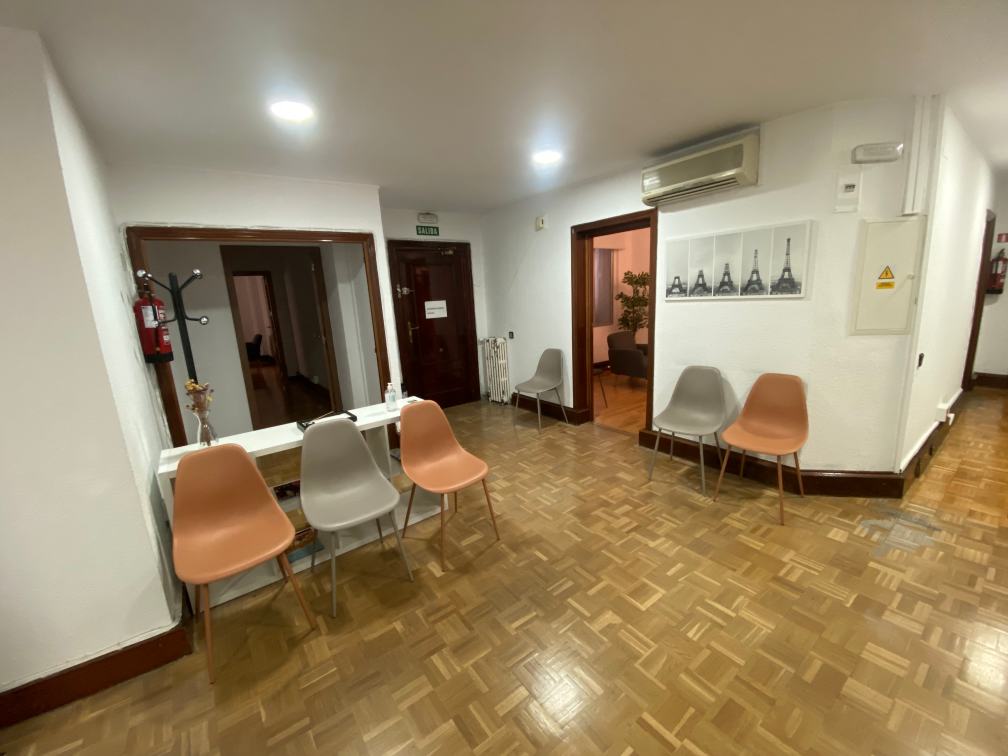 sala-espera-despacho-psicologia-madrid.jpg