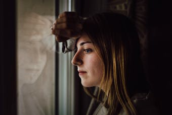 Qué son los pensamientos intrusivos en la ansiedad